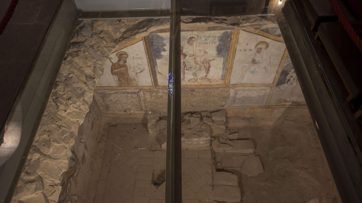 Cripta de la Basílica de Santa Eulalia descubierta tras las obras de acondicionamiento y mejora de la iglesia de Santa Eulalia, propiciaron, en el año 1990