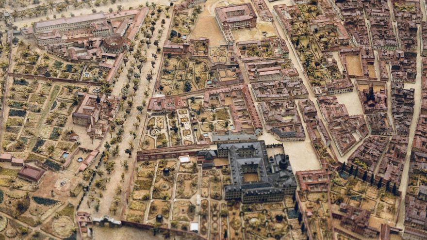 La histórica maqueta que retrata el Madrid del siglo XIX se renueva y vuelve a estar expuesta al público