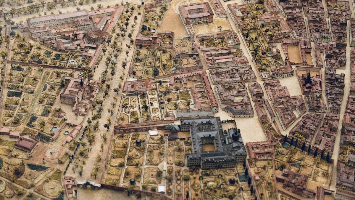 La histórica maqueta que retrata el Madrid del siglo XIX se renueva y vuelve a estar expuesta al público