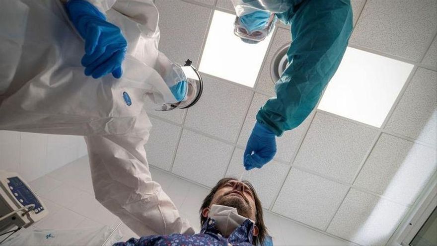 El Colegio de Médicos de Las Palmas propone "testódromos" para descongestionar la atención primaria