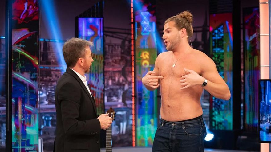 "El que no quiera, que cambie": Críticas a 'El Hormiguero' y Eduardo Navarrete por su exhibición de cirugía estética