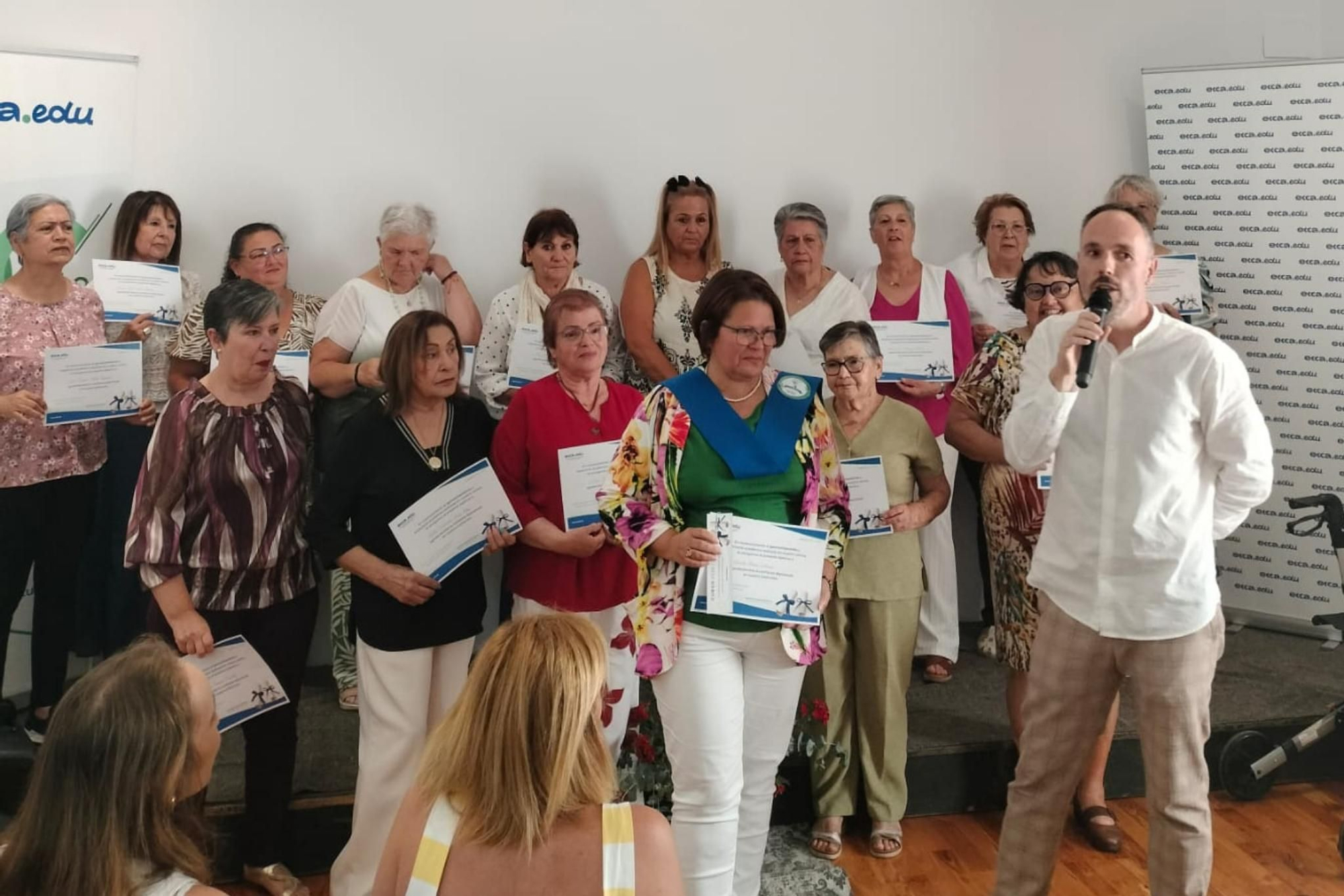 La Palma arropa al alumnado titulado de ecca.edu en su entrega de orlas y diplomas.