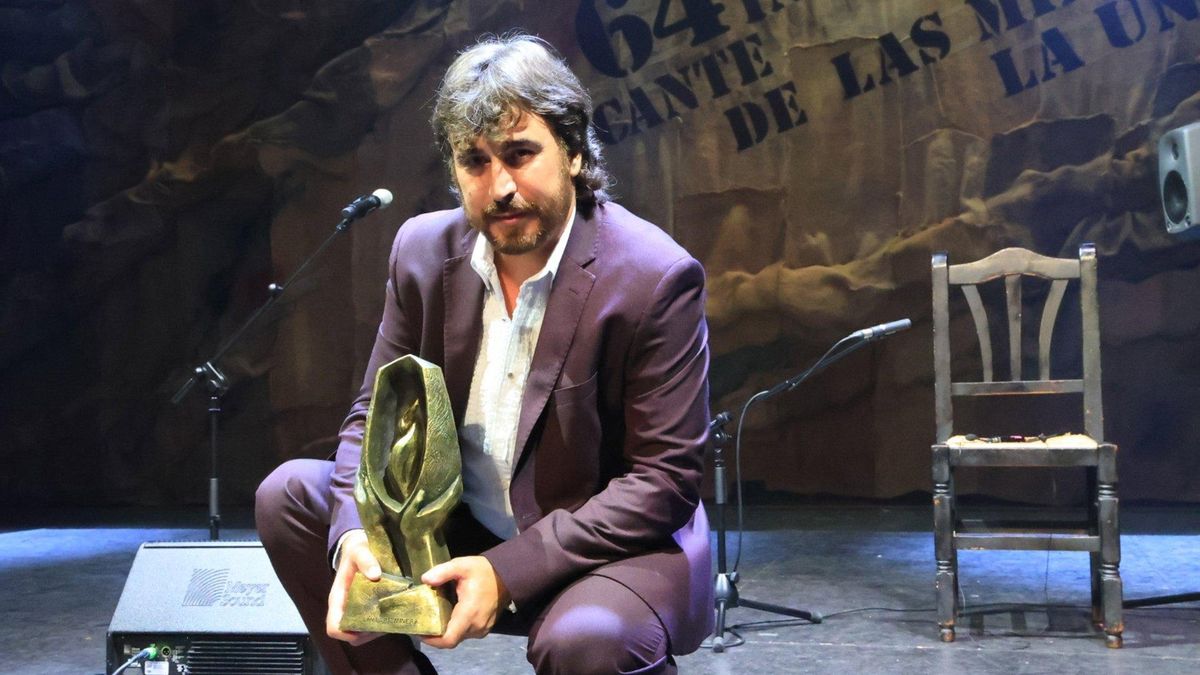 El cantaor Gregorio Moya recibe el premio 'Lámpara Minera' del Festival Internacional del Cante de las Minas