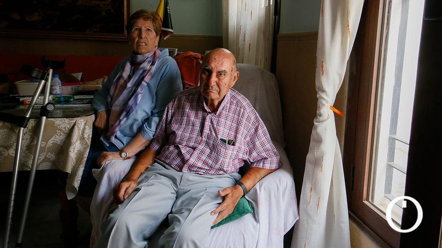 La historia de María y Manuel, desahuciados por el 'banco malo' después de que la promotora no pagara su casa