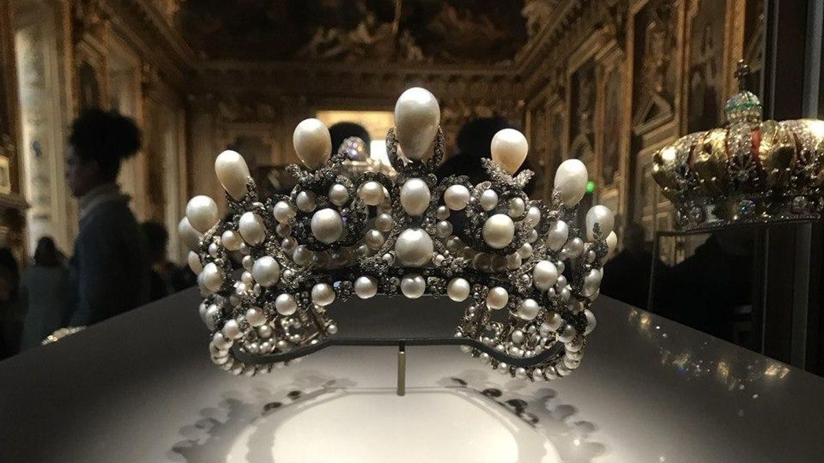 La diadema de la emperatriz Eugenia, una de las joyas sustraídas por los ladrones del Louvre.