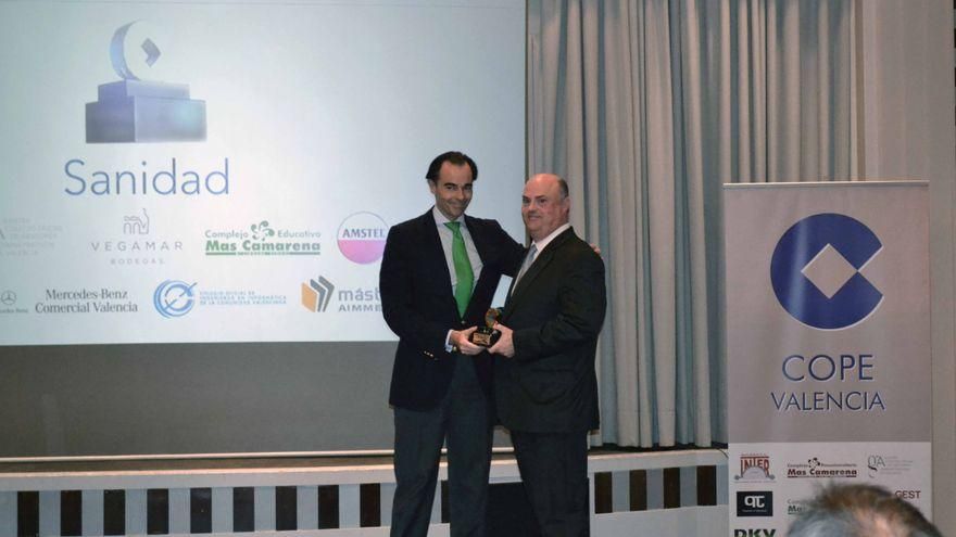 Los sueldos de los altos directivos de la sanidad privatizada por el PP: 400.000 euros anuales en Ribera Salud