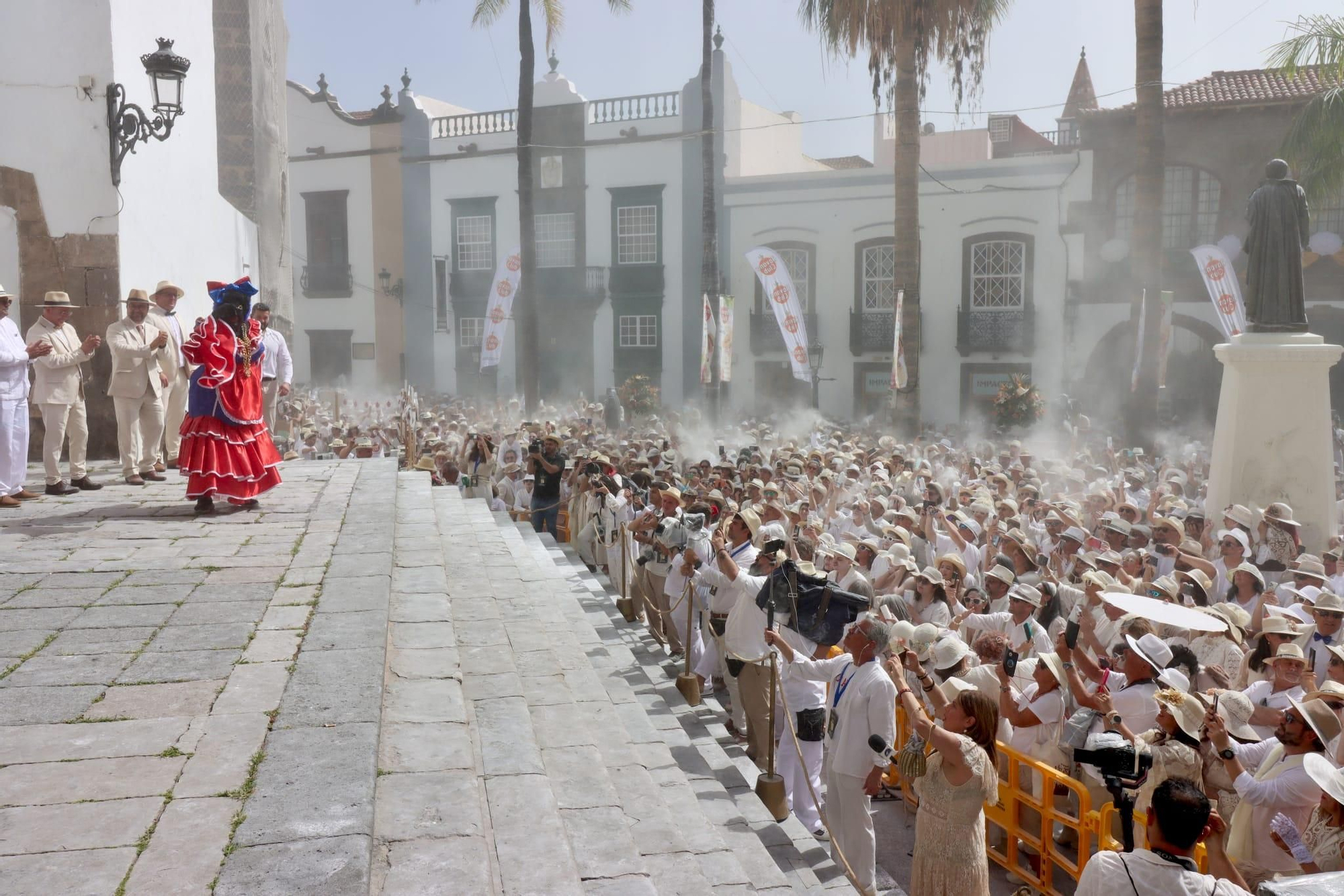 Los Indianos toman Santa Cruz de La Palma al son del Caribe. JOSÉ AYUT
