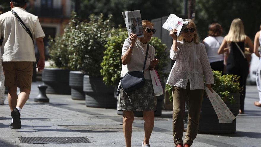 Tiempo de fin de semana sin ola de calor, pero con avisos y temperaturas todavía altas en sur y este peninsular