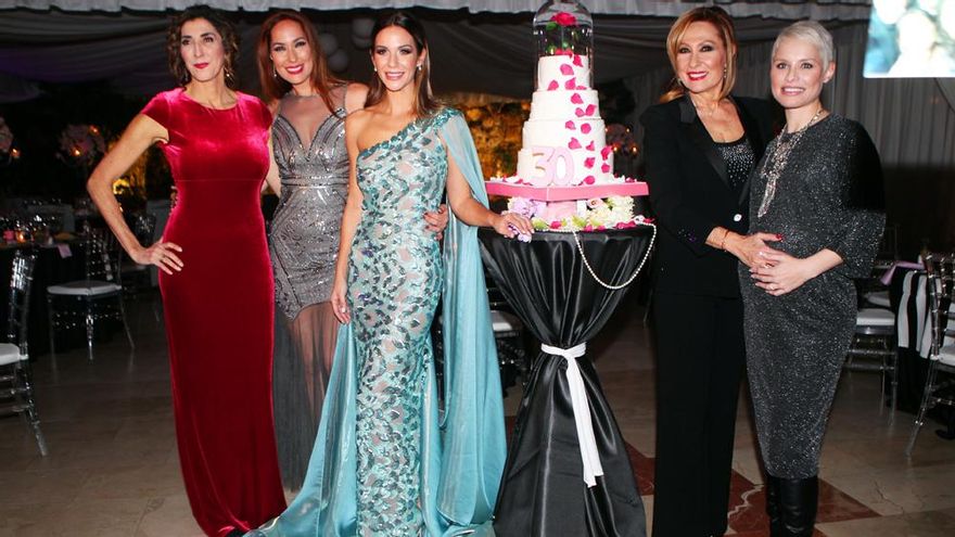 Tamara Gorro y sus invitadas en su fiesta de cumpleaños
