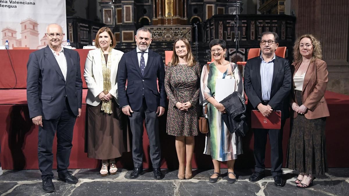 L'Acadèmia Valenciana de la Llengua clama contra els atacs i reclama finançament per a consolidar el valencià en el segle XXI