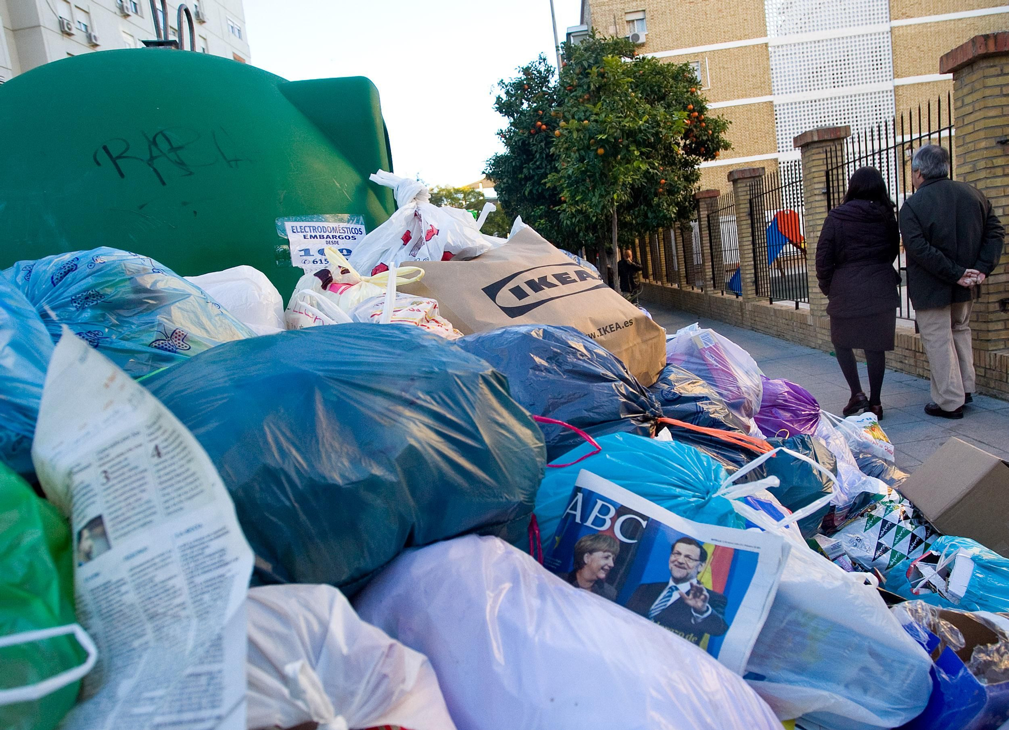 Basura en Sevilla / Foto: Luis Serrano
