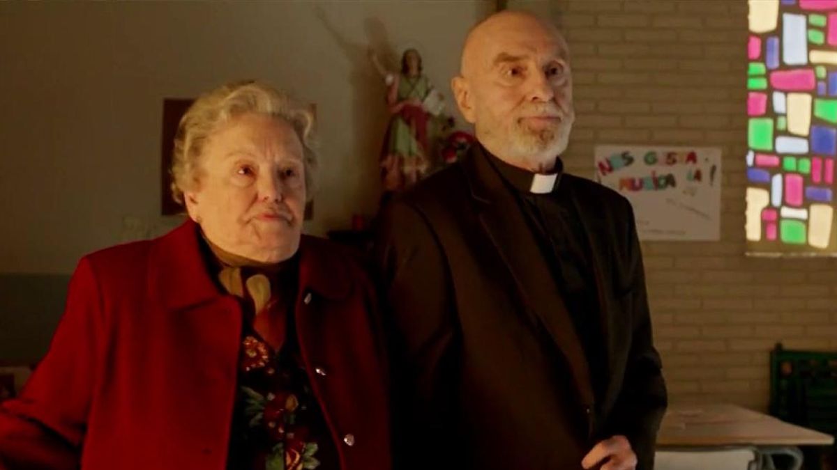 María Galiana y Tony Canal en una escena de 'Cuéntame cómo pasó'