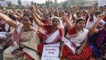 Las mujeres lideran las protestas contra las políticas nacionalistas en India: "El primer ministro nos tiene miedo"