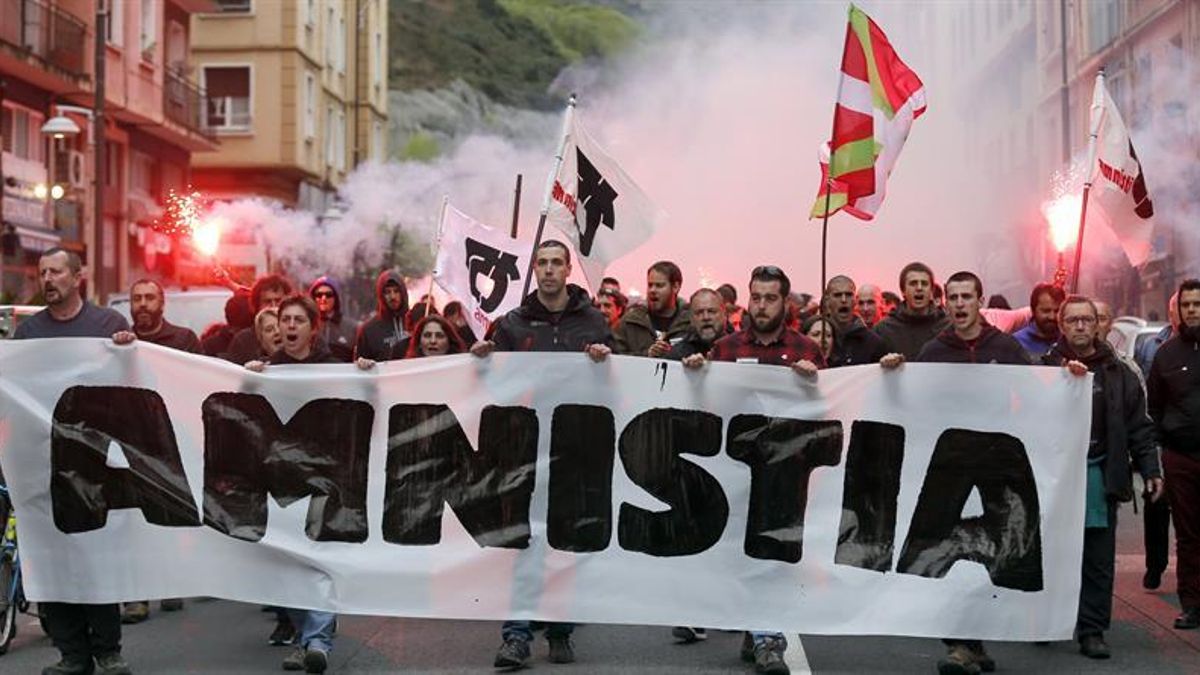 Un millar de personas reclama en Bilbao la amnistía para los presos de ETA