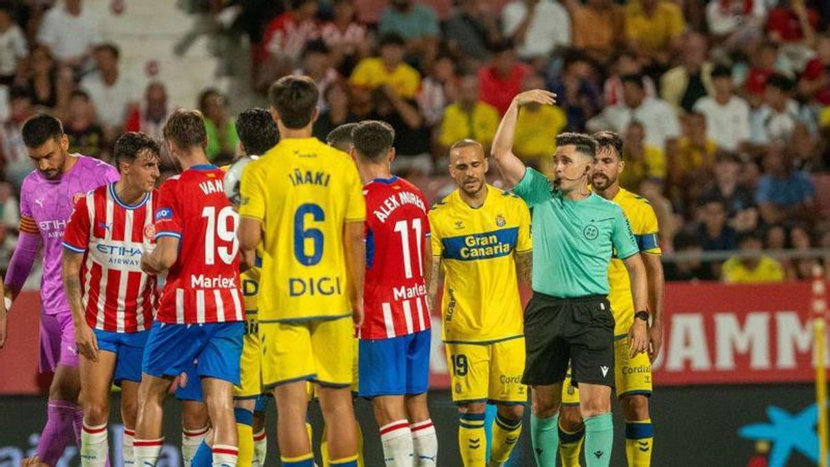 Las Palmas cae por goleada en Montilivi