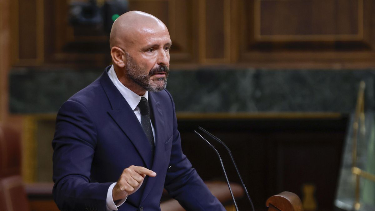 De los Santos (PP) critica la "falta de aseo" de los ministros de Sumar en el 15M para cargar contra los decretos anticrisis