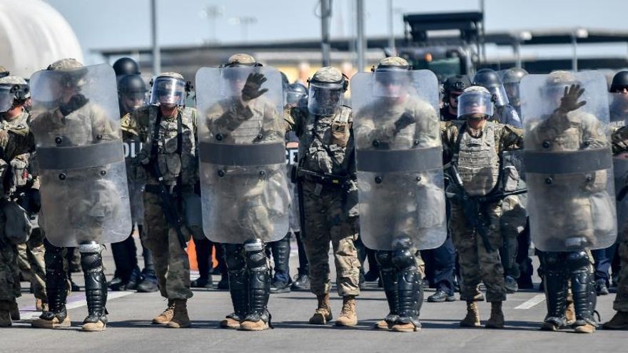 EE.UU. enviará 2.100 militares más a la frontera con México