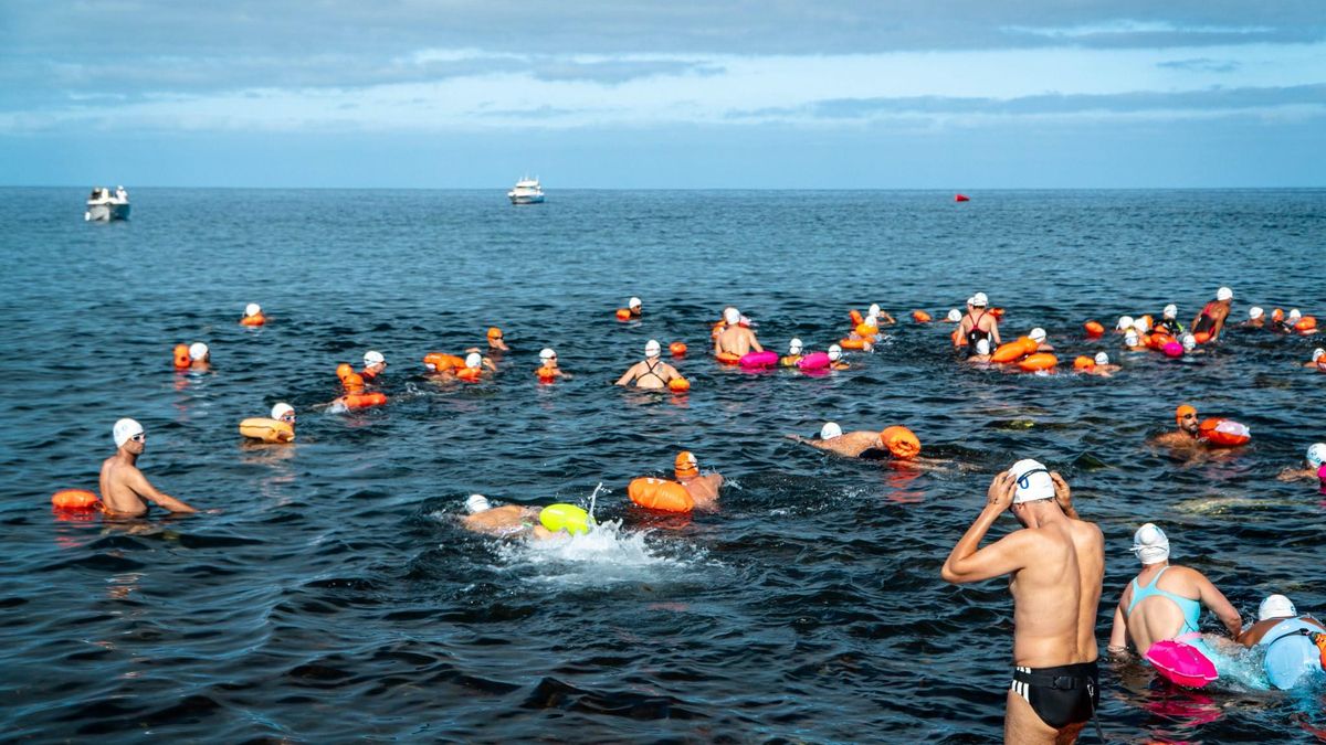 La VI Travesía a Nado Playas de Aridane consolida su éxito deportivo y de sostenibilidad en La Palma