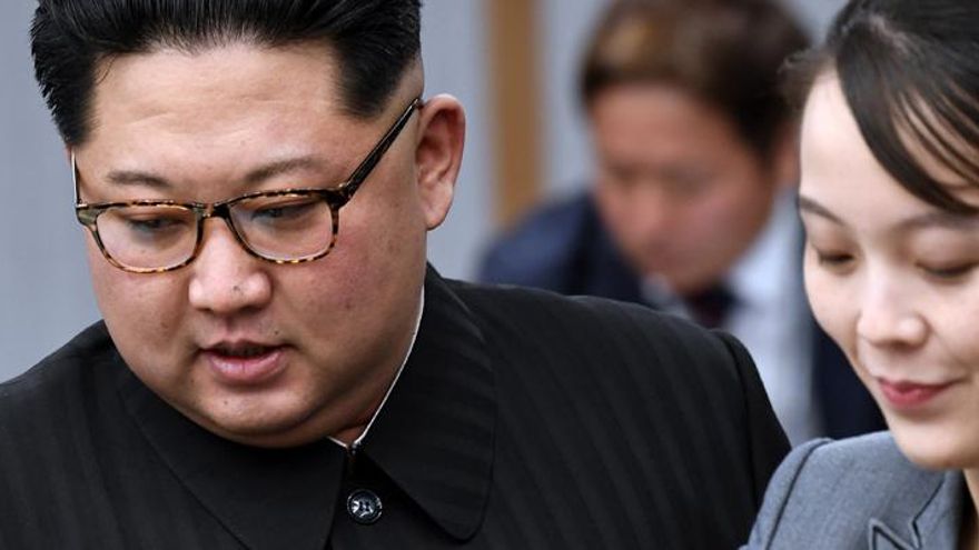 북한 프리미어리그: 김정은이 시민들에게 체제에 맞게 조작된 경기를 즐길 수 있도록 허용하는 방식이다.