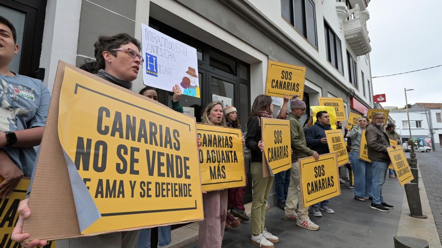 Las protestas ciudadanas vuelven a recorrer Canarias para pedir un turismo más sostenible