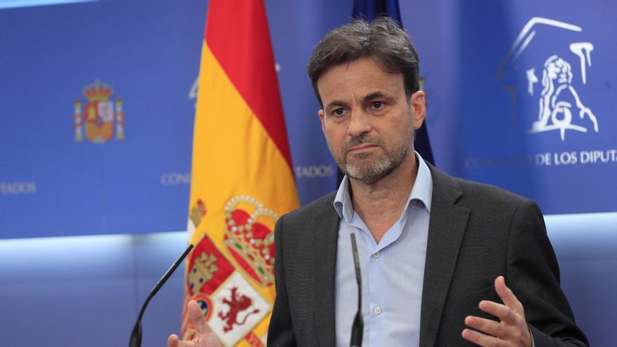El portavoz del Podemos, Juame Asens durante la rueda de prensa tras la reunión de la Junta de Portavoces del Congreso celebrado este martes. EFE/Fernando Alvarado