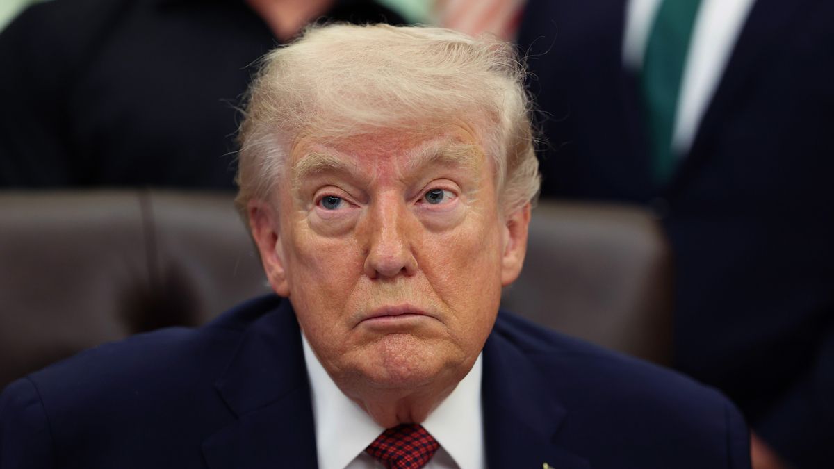 El doble bloqueo del estrecho de Ormuz atasca a Trump en la búsqueda de una salida a la caótica gestión de la guerra en Irán