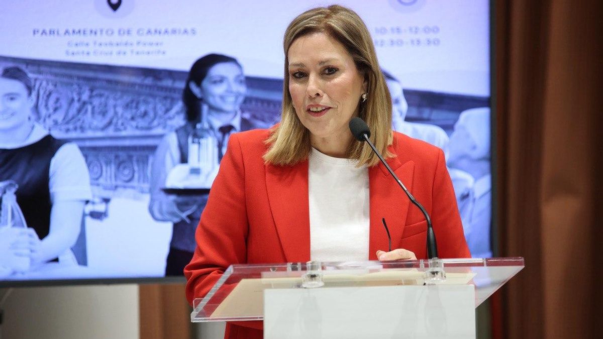 La presidenta del Parlamento canario destaca el papel de la mujer en el sector servicios