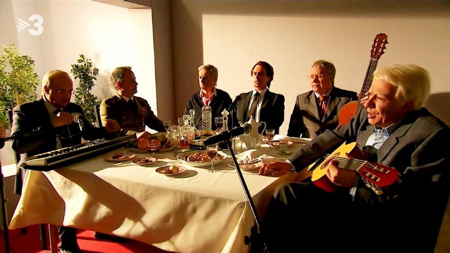 'Polònia' reúne a Aznar, Felipe González y Alfonso Guerra como "salvapatrias" contra los indultos a ritmo de C. Tangana