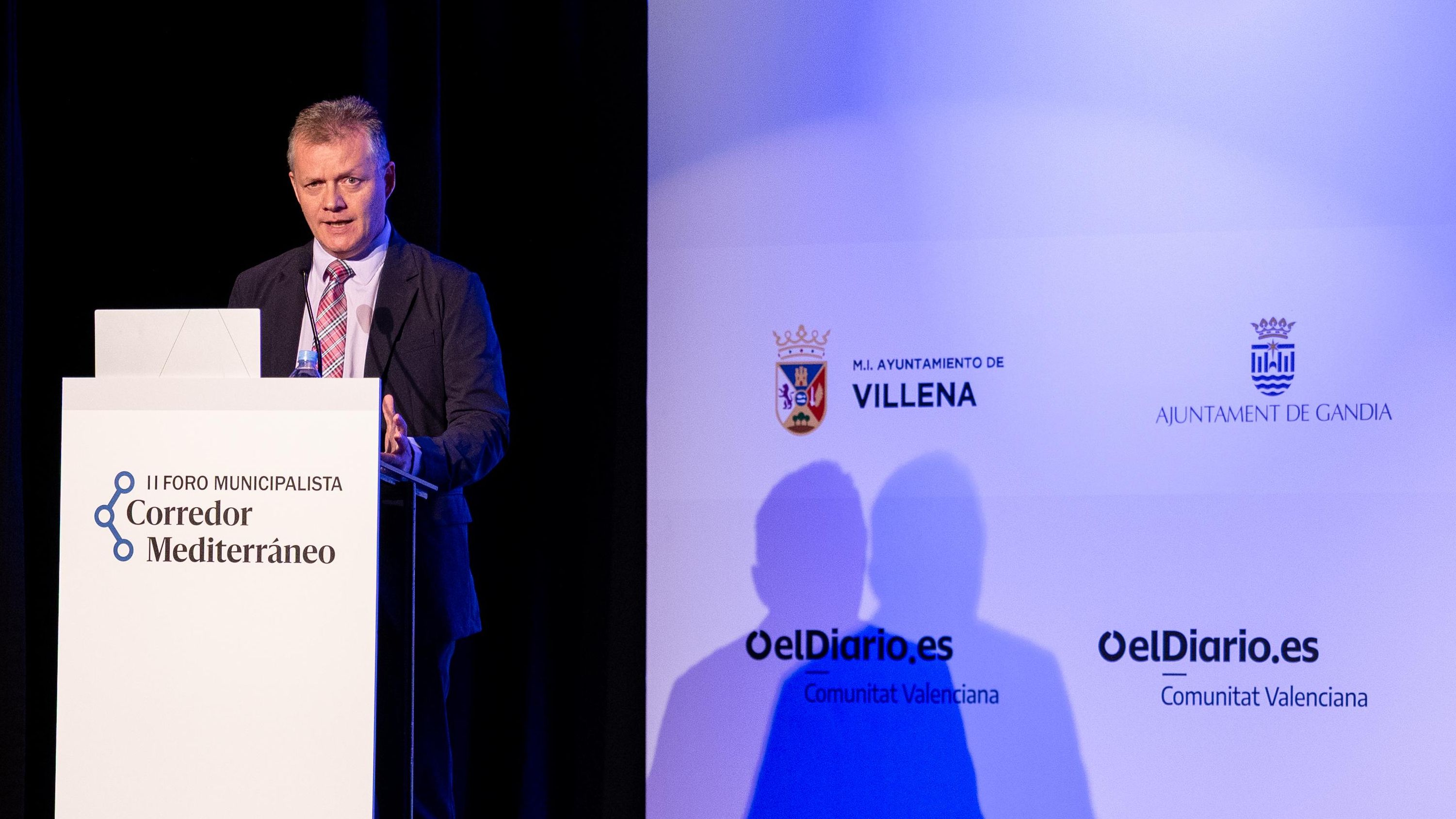 Armando Ortuño, profesor Titular de Territorio, Transporte y Medio Ambiente del Departamento de Ingeniería Civil de la Universidad de Alicante, en el II Foro Municipalista Corredor Mediterráneo.