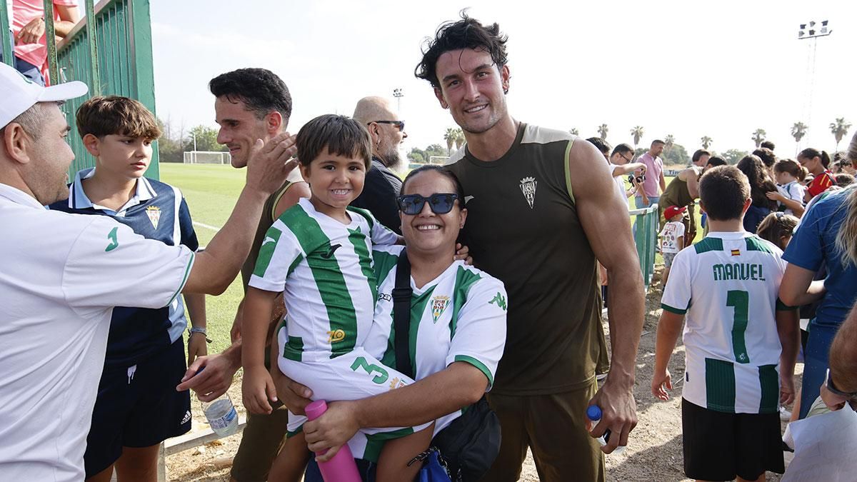 Entrenamiento de pretemporada del Córdoba CF a puerta abierta