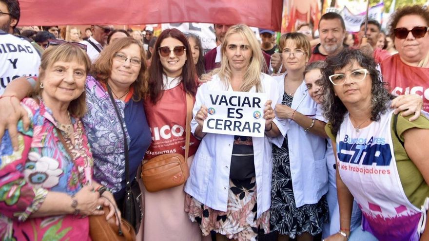 Hospital Bonaparte: 40% menos de empleados en un año y una intervención que quiere hacerlo "rentable"