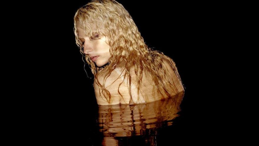 Bruma, insomnio y ansiedad centenial: el estimulante disco de la cordobesa Vera Harlot