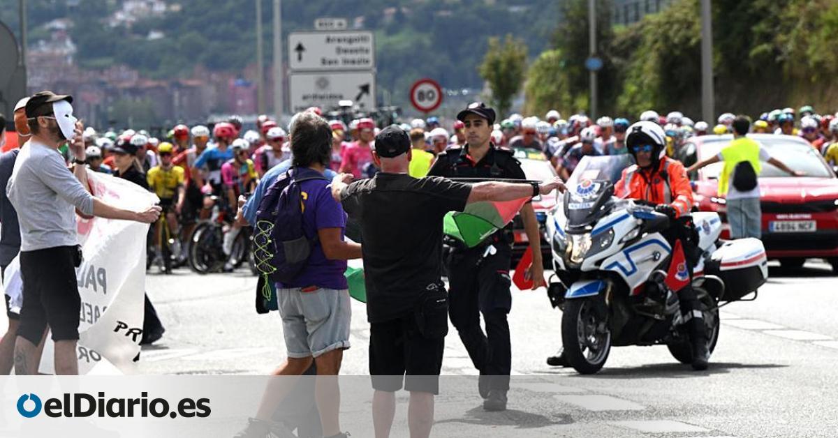 Manifestantes contra el genocidio en Palestina obligan a detener La Vuelta en Bizkaia con pancartas de “Destroy Israel”