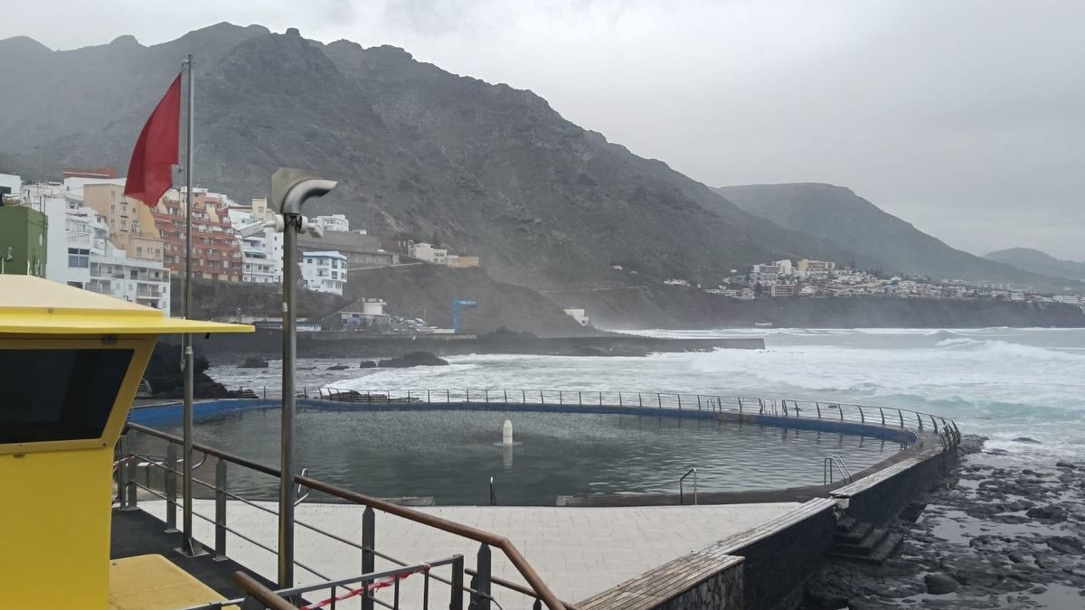 La Laguna redobla la vigilancia en su costa ante la previsión de olas de 7 metros