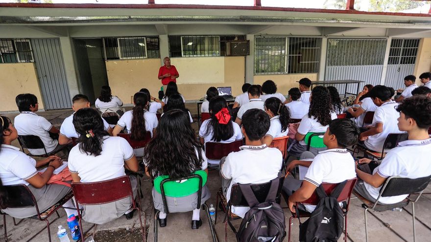 La titulación universitaria de las mujeres iberoamericanas creció un 38 %, dice la OEI