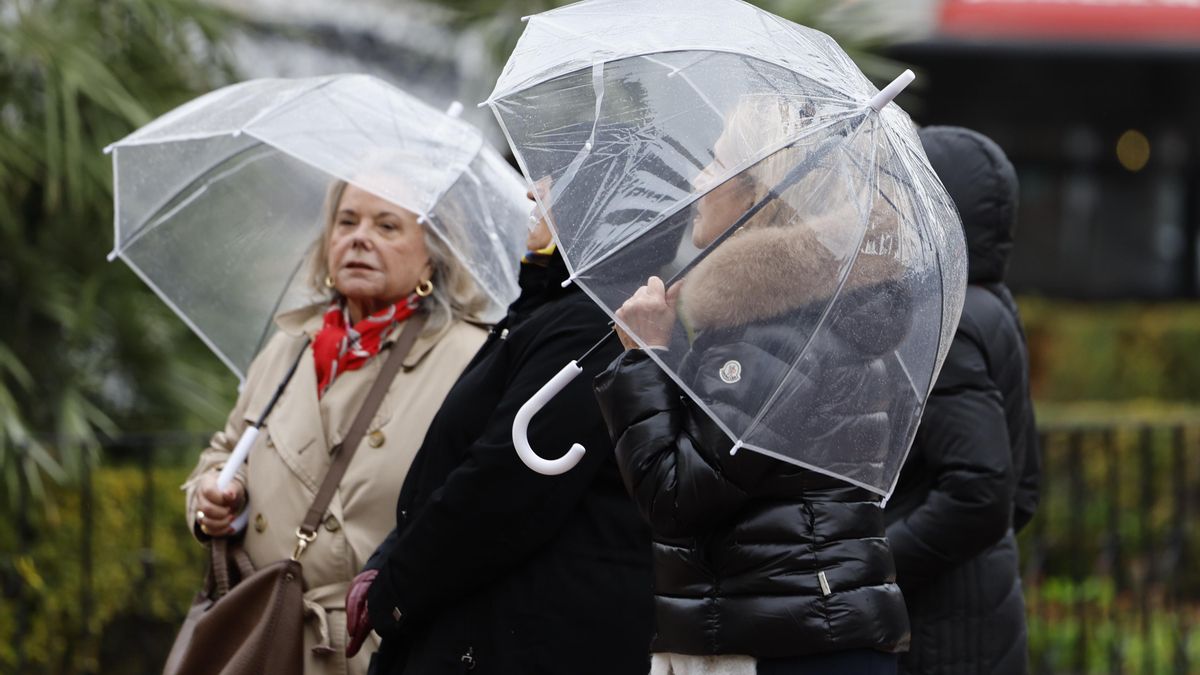 La borrasca Harry deja este lunes mala mar, rachas intensas de viento, lluvias muy persistentes y nevadas copiosas