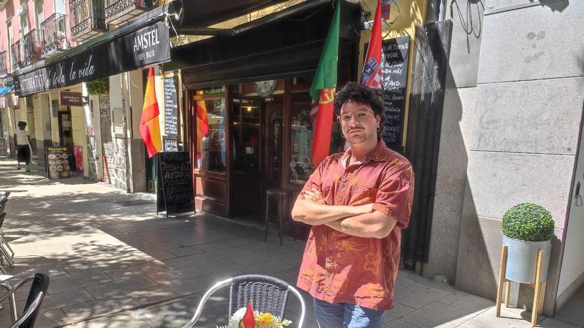 Taxis, "tiki-taka" e imágenes que nadie quiere perderse: la novela sobre el Mundial de Sudáfrica como hito de la España en crisis