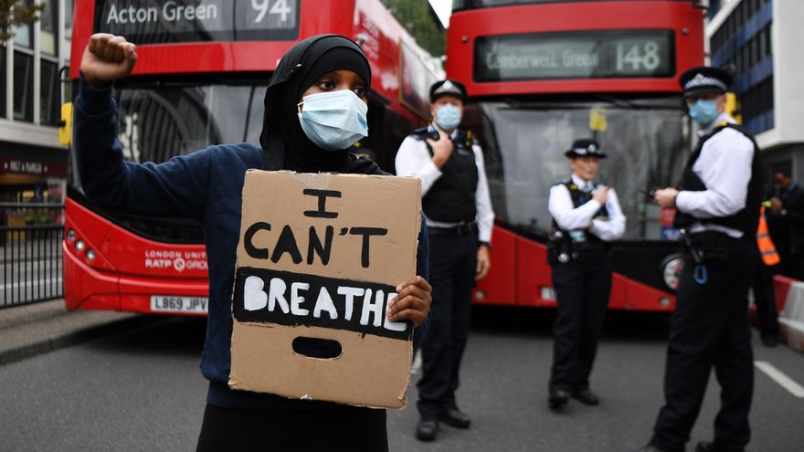 Unos 300 manifestantes marchan en Londres contra el racismo