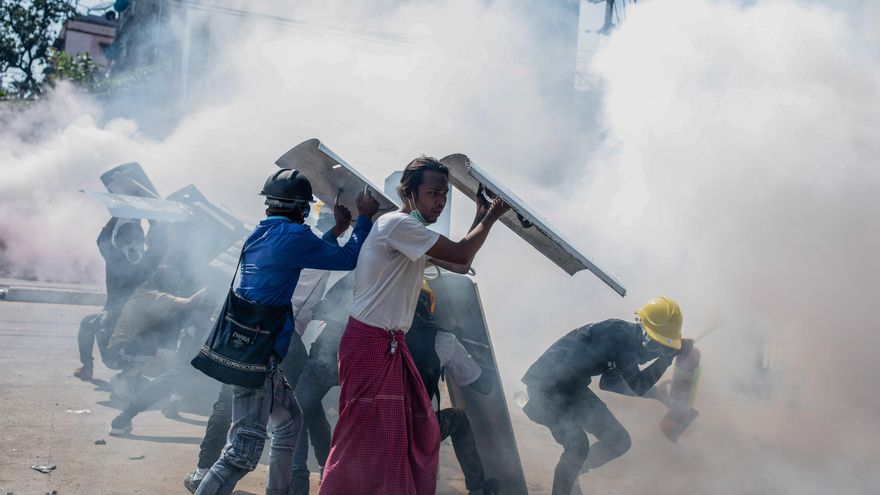 Cuatro hermanos contra los militares golpistas del ejército de Myanmar: "Queríamos asustarlos"