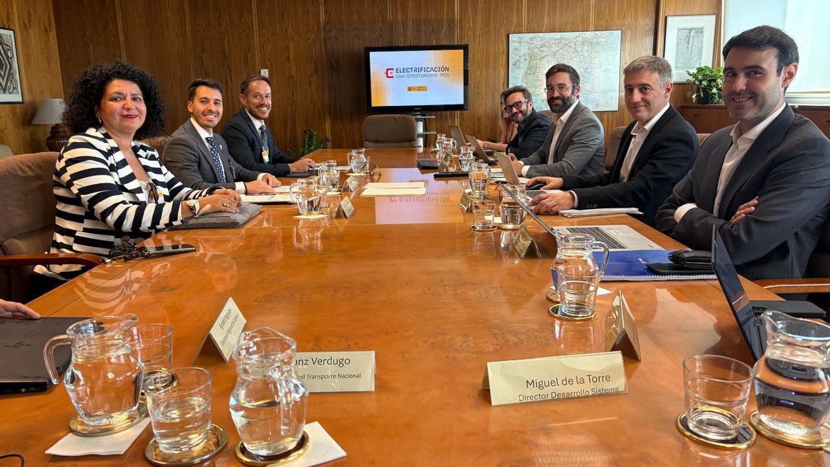 Estado y Canarias ultiman la planificación eléctrica de las islas con aumento de renovables y refuerzo de redes