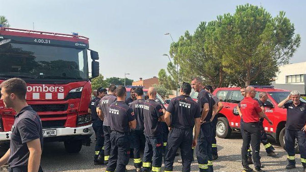 Bomberos catalanes en el incendio de Jarilla.