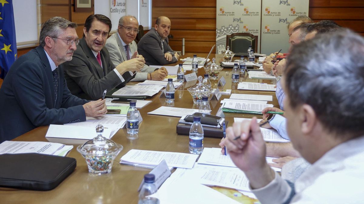 Juan Carlos Suárez-Quiñones se reúne con las asociaciones ganaderas de Castilla y León