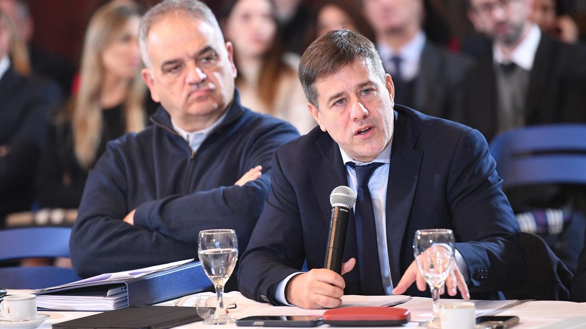Los peronistas Mariano Recalde y Fernando Salino