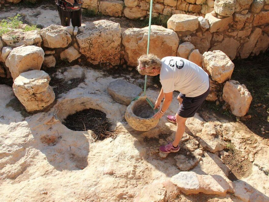 Trabajos en el yacimiento de Can Jordi