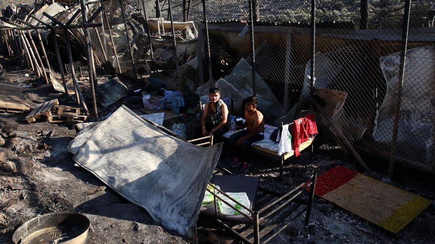 El Gobierno griego promete alojamiento hoy mismo para los refugiados de Moria