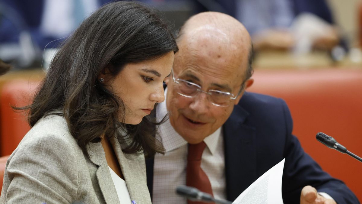 Vox sitúa de cabeza de lista por Valencia a un político que es diputado y senador de forma ininterrumpida desde 1982