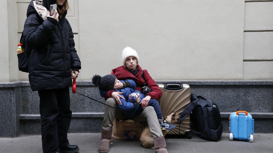 Más de 874.000 personas ya huyeron de Ucrania por la invasión rusa