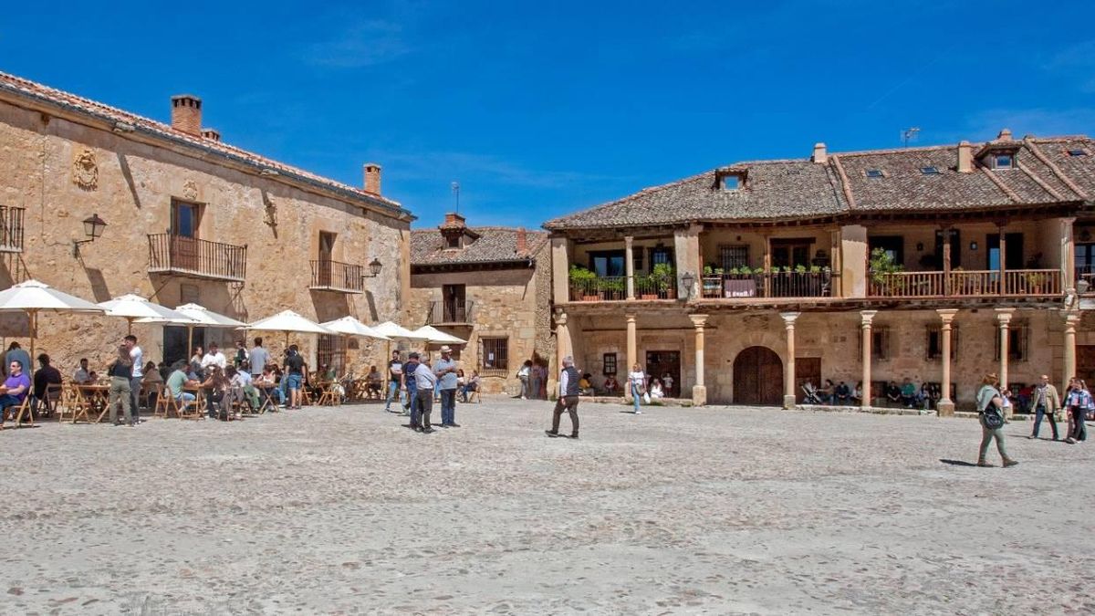 La Plaza Mayor de Pedraza, en Segovia.