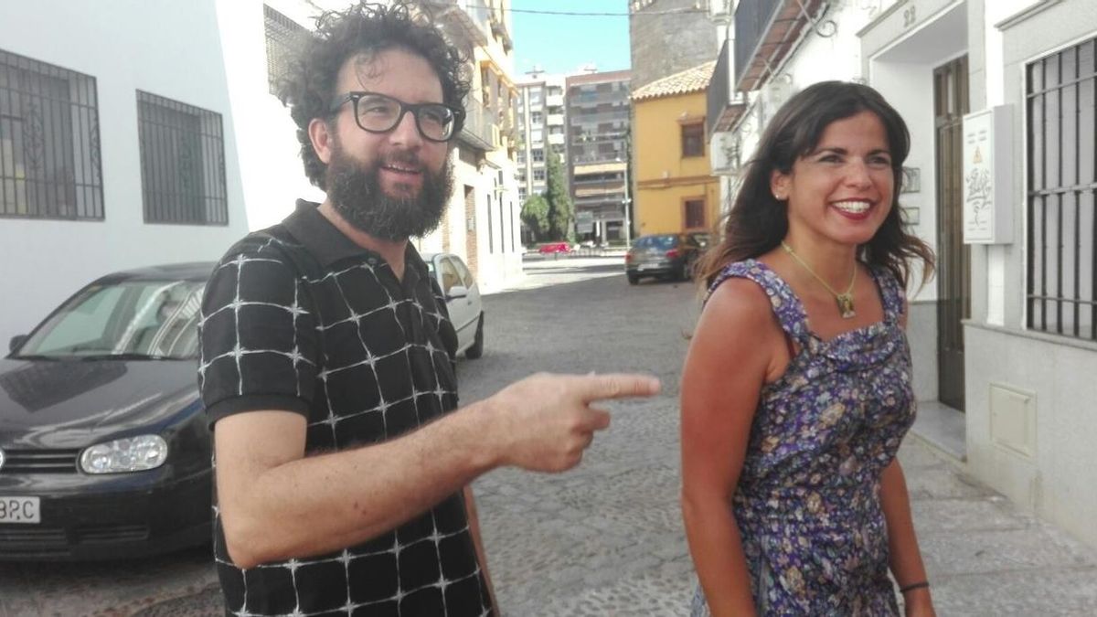 Teresa Rodríguez afirma que Podemos no dice a IU qué hacer, pero subraya que no quiere ser "muleta" del PSOE
