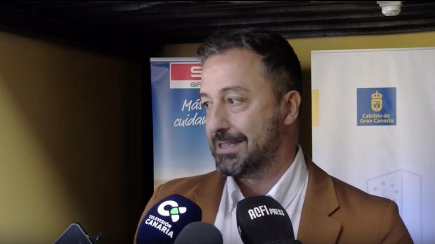 El alcalde de Telde critica el retraso de los análisis para determinar el origen de la contaminación marina en el litoral